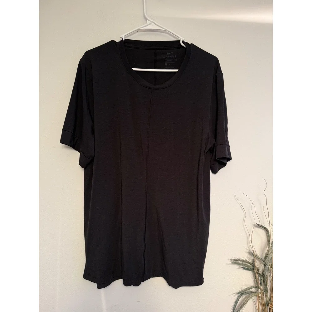 Nike Dri-FIT Yoga Slim Fit Training Tee Black Short Sleeve Mens Large 307